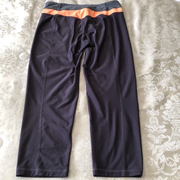 VOGO ATHLETICA SMALL YOGA GYM ACTIVE CROPPED CAPRIS PANTS PLUM/ORANGE/GREY- #410 - Picture 2 of 8